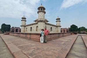 De Deli: Viagem de 1 dia privada ao Taj Mahal e a Agra com serviço de busca