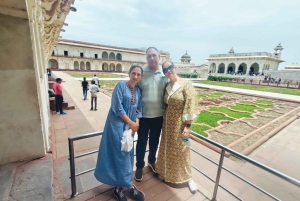 De Deli: Viagem de 1 dia privada ao Taj Mahal e a Agra com serviço de busca