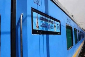 Delhistä:- Taj Mahal & Agra Tour Gatimaan Express junalla