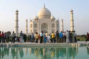 Ab Delhi: Taj Mahal & Agra Tour mit dem Gatimaan Expresszug