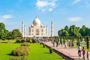From Delhi: Taj Mahal and Agra City Overnight Tour By Car