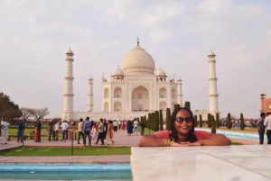 Delhistä: Taj Mahal ja Agran linnoitus päiväretki autolla