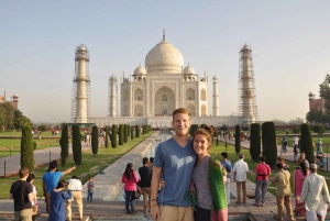 Au départ de Delhi : visite du Taj Mahal et du Fort d'Agra en voiture