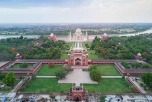 Vanuit Delhi: Taj Mahal en Agra Fort dagtocht met de auto