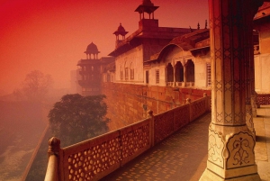 From Delhi: Taj Mahal and Agra Tour By Superfast Train