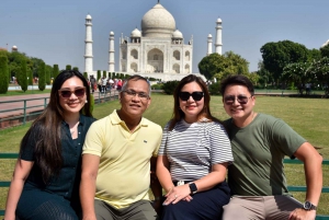 Ab Delhi: Taj Mahal und Baby Taj Skip-the-Line Tour mit dem Auto