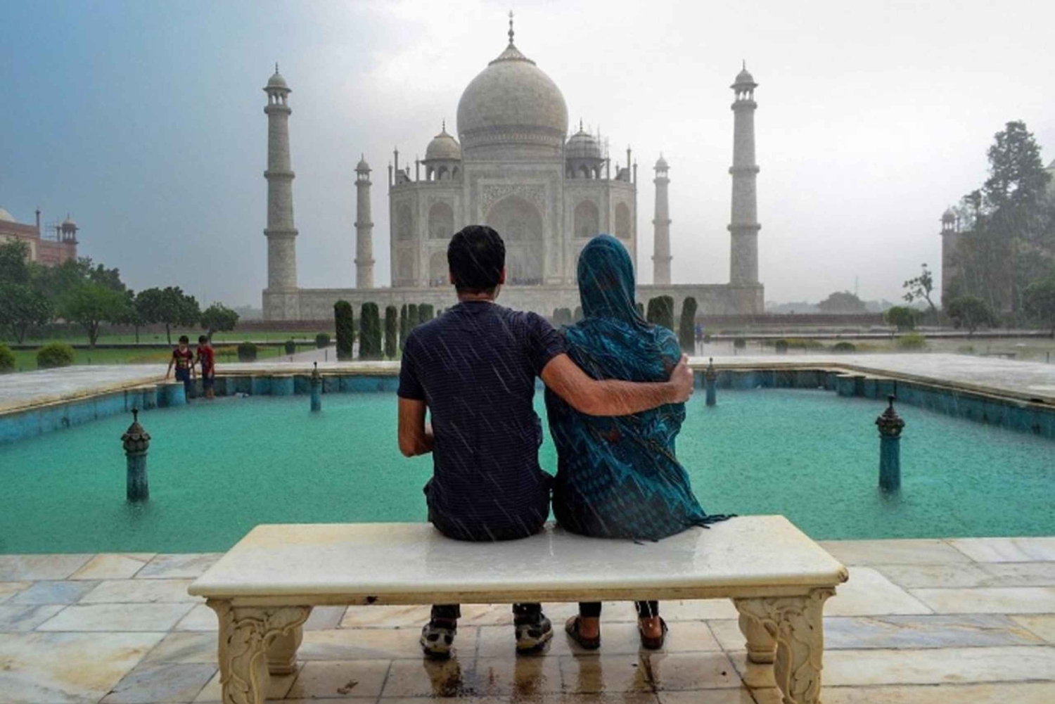 Vanuit Delhi Taj Mahal fotoshoot in traditionele Indiase outfit