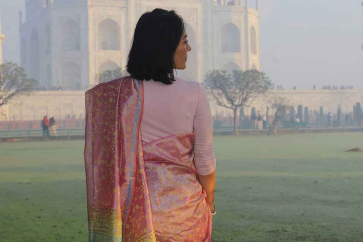 Vanuit Delhi Taj Mahal fotoshoot in traditionele Indiase outfit