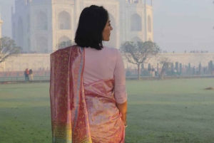 Vanuit Delhi Taj Mahal fotoshoot in traditionele Indiase outfit