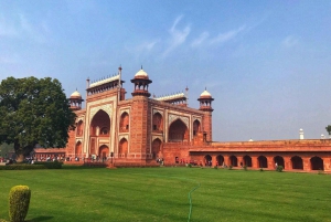 Vanuit Delhi: Taj Mahal Zonsopgang Tour met Ontbijt of Drankjes