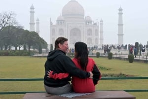 Desde Delhi: Excursión privada de un día al Taj Mahal al amanecer y al Fuerte de Agra