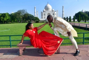 Au départ de Delhi : excursion privée d'une journée au lever du soleil sur le Taj Mahal et à Agra