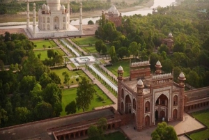 Fra Delhi: Taj Mahal soloppgang og privat dagstur til Agra