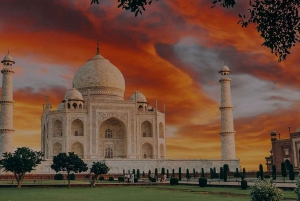 From Delhi: Taj Mahal Sunrise and Old Delhi Tour - By Car