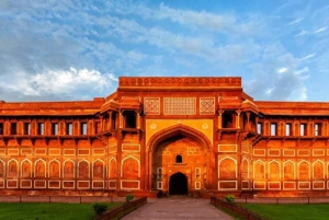 De Delhi: Taj Mahal Sunrise & Agra Day Tour com Transferências