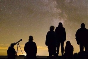 デリー発：ガイド付きヴァラナシツアー（ガンガ・アーティ＆ボートツアー）