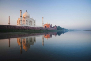 From Mumbai: Private Day Trip to the Taj Mahal