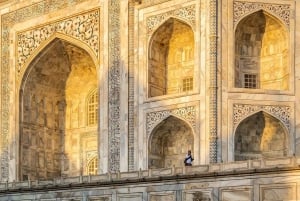 De Nova Deli: Excursão privada de um dia ao Taj Mahal com escala em carro AC