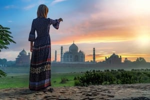 Depuis New Delhi : visite privée du Taj Mahal et du Fort d'Agra en voiture