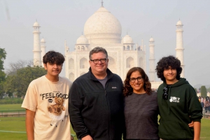 Fra Delhi: Samme dag Taj Mahal og Agra Fort med transport