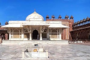 Vanuit New Delhi: Taj Mahal Sunrise Tour met Fatehpur Sikri