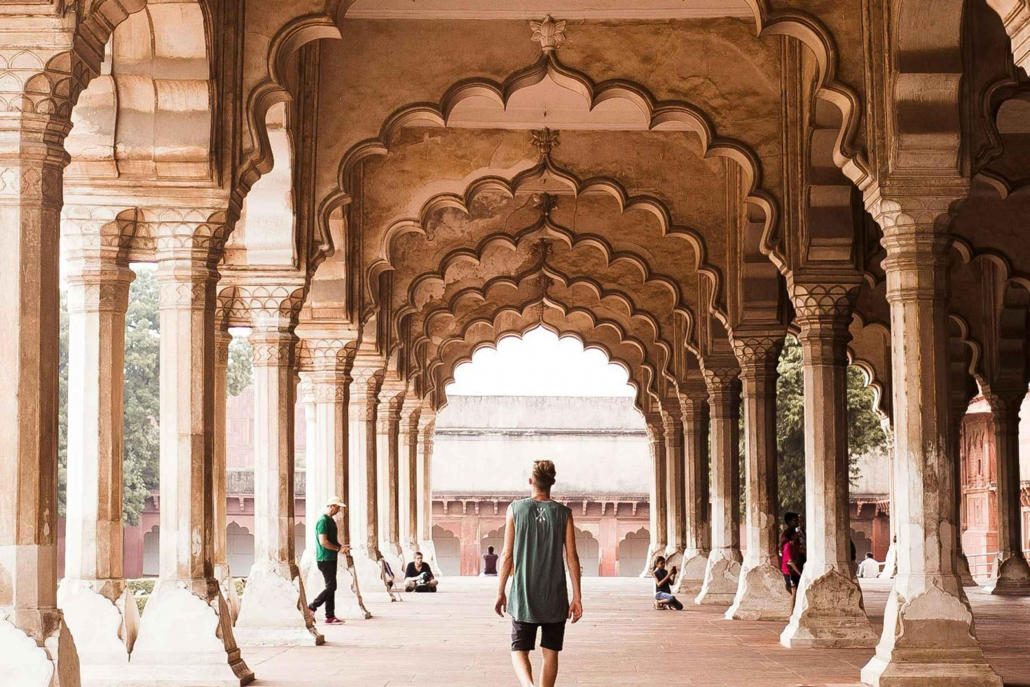 Kokopäiväkierros vanhaan ja uuteen Delhiin Monument Express Entry -muistomerkki