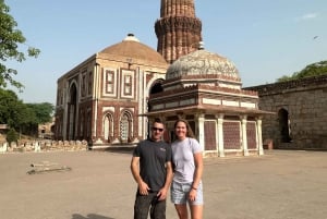 Heldagstur med bil och guide i Gamla Delhi och New Delhi