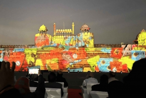 Geführte Tour: Red Fort Light & Sound Show mit Guide