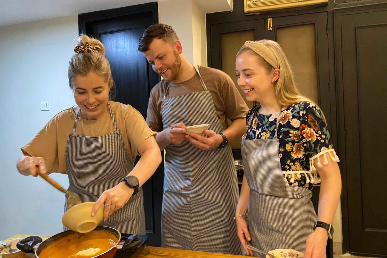 Nova Deli: Aula de cozinha indiana numa casa local