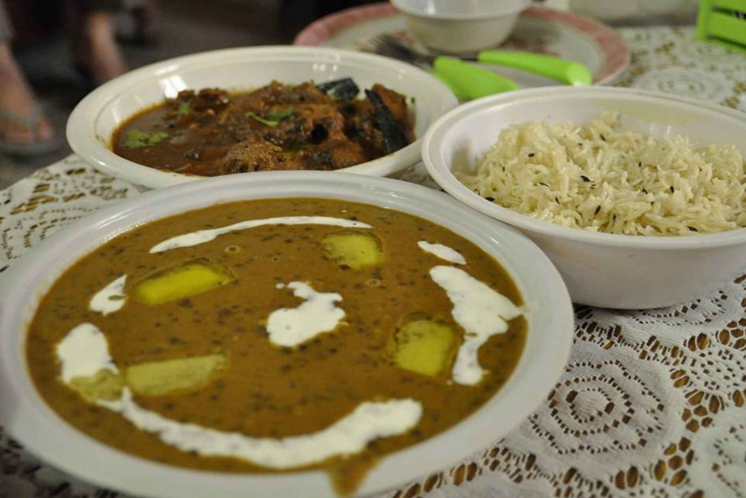 Aula de culinária indiana com mercado de vegetais