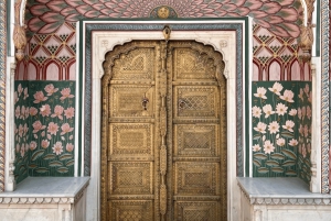 Jaipur Private City Tour with Guide, Car & Skip-the-Line