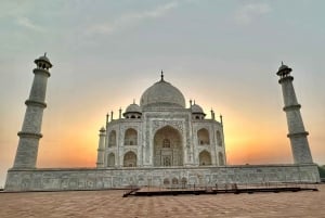 Mumbai: Yksityinen 2-päiväinen Delhi & Agra -matka lentojen ja hotellin kanssa