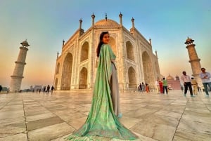 Mumbai: Private 2-Day Delhi & Agra Trip with Flights & Hotel