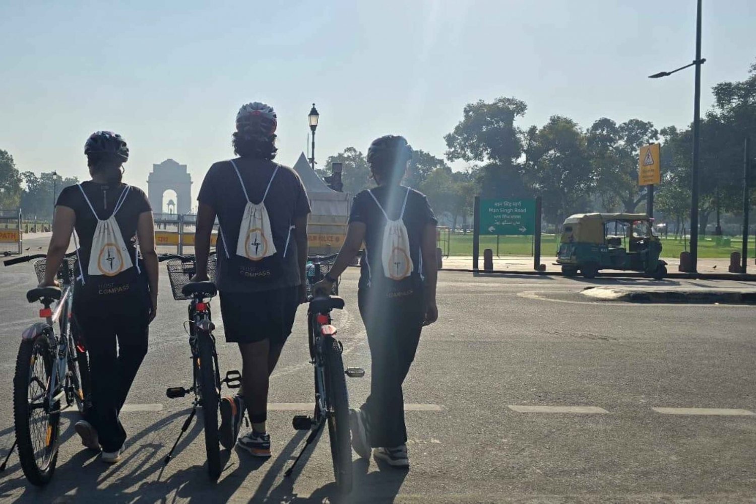 CYKELTUR I NYA DELHI MED FRUKOST