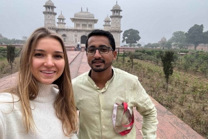 New Delhi : Visite de luxe du Taj Mahal en voiture avec un groupe privé