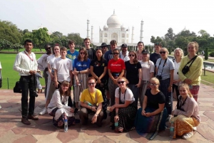 New Delhi: Ylellinen Taj Mahal Tour yksityisen ryhmän kanssa autolla