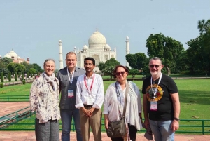 New Delhi : Visite de luxe du Taj Mahal en voiture avec un groupe privé