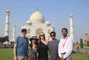 New Delhi: Luksusowa wycieczka po Taj Mahal z prywatną grupą samochodem