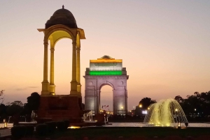 New Delhi: Yökierros Tuk-Tukilla ja kuppi paikallista teetä