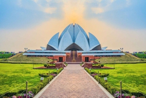 New Delhi: One Day Delhi Sightseeing City Tour by Car