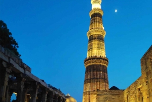 Nuova Delhi: Tour della mostra di Qutub Minar e dello spettacolo di luci e suoni