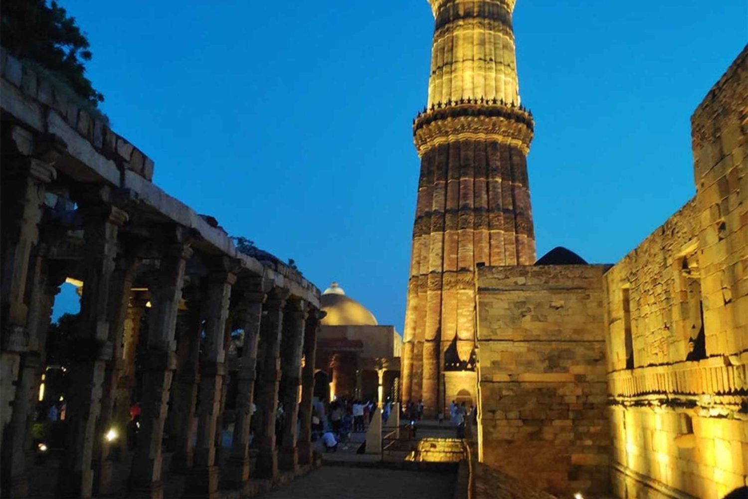 Nowe Delhi: Wycieczka z pokazem światła i dźwięku do Qutub Minar