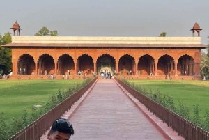 New Delhi: Red Fort Skipe-the-line Tour Met Transfer+Ticket