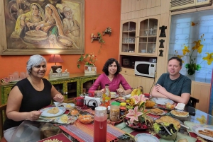 New Delhi: Traditional Indian Cooking Class & Market Visit