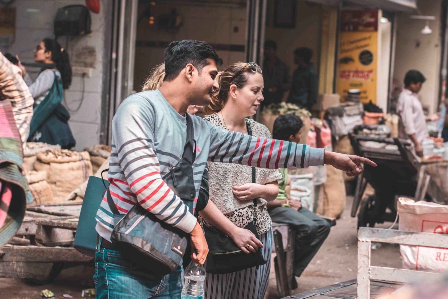Old Delhi: 4 timers guidet spasertur med transport og inngangsbillett