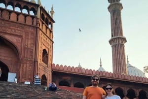 Delhi: Art Tour with Indian Classical Music & Dance