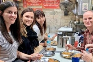 Tour gastronômico pela Velha Deli: 8 degustações e paradas locais confiáveis