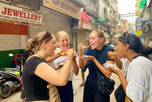 Comida callejera en la Vieja Delhi, mercado de especias,Visita cultural y patrimonial