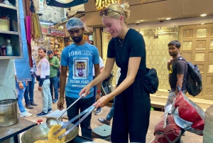 Comida callejera en la Vieja Delhi, mercado de especias,Visita cultural y patrimonial