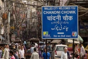 Vanha & Uusi Delhi: All-Inclusive Red Fort & Chowk -autokierros